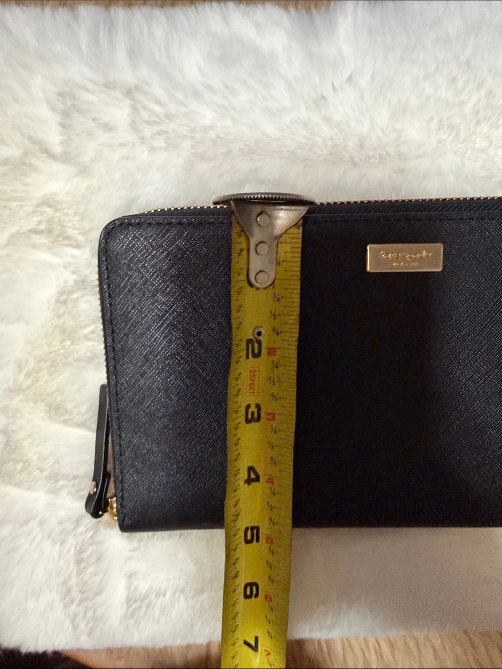 Kate Spade Black Saffiano Leather Zip Around LV Wallet Organizer Clutch